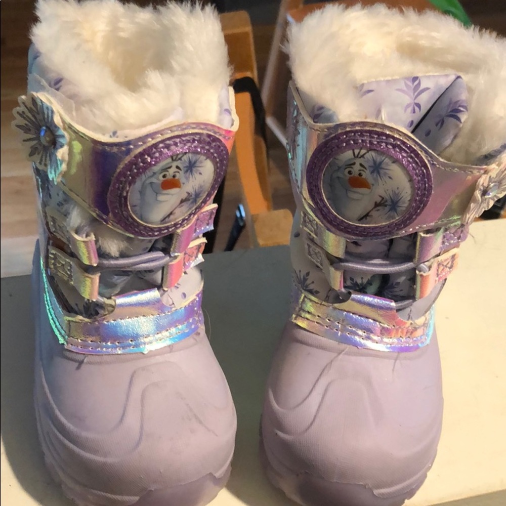 Frozen two light up snow boots